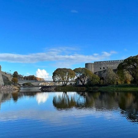 New Apartment With A View In The Town Center Narva Bagian luar foto