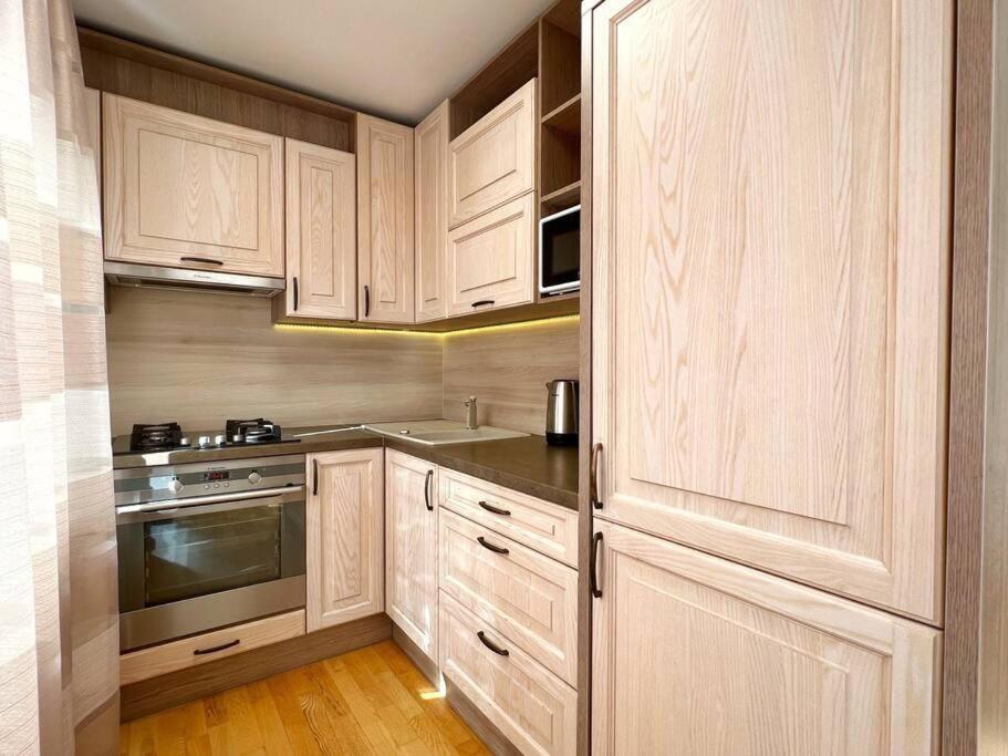 New Apartment With A View In The Town Center Narva Bagian luar foto
