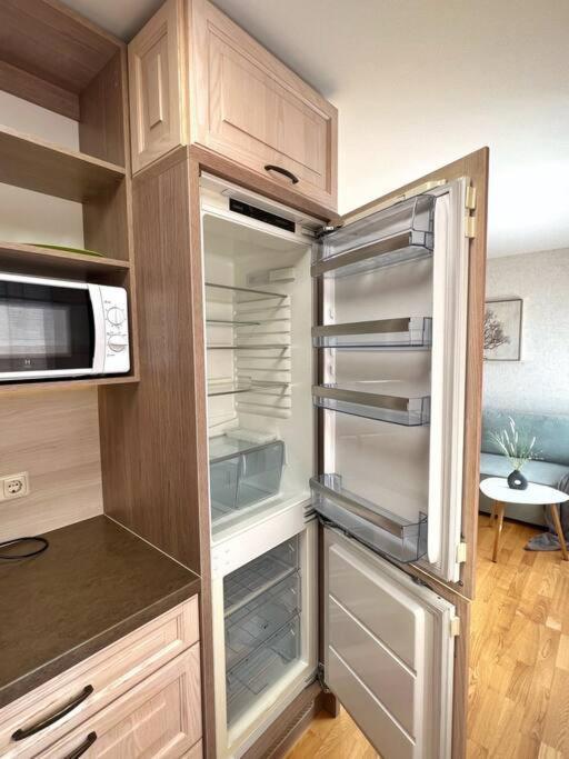 New Apartment With A View In The Town Center Narva Bagian luar foto