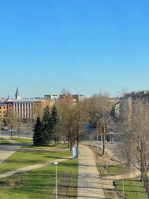 New Apartment With A View In The Town Center Narva Bagian luar foto