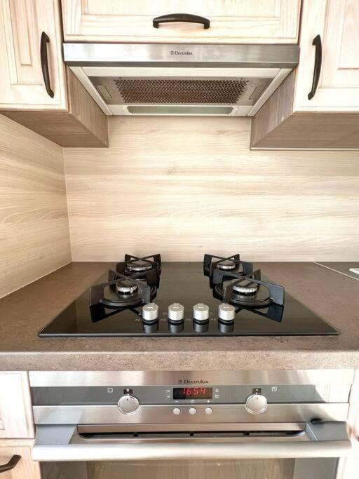 New Apartment With A View In The Town Center Narva Bagian luar foto