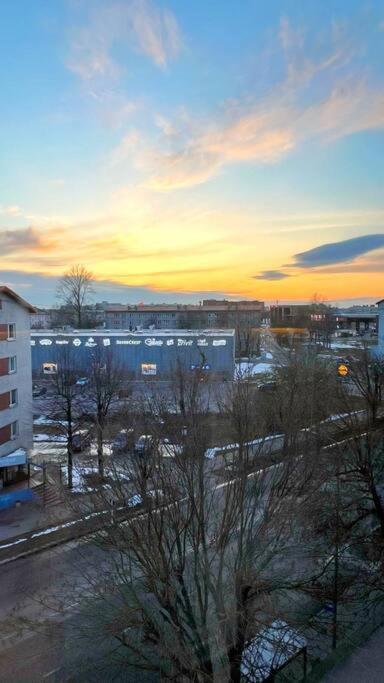 New Apartment With A View In The Town Center Narva Bagian luar foto
