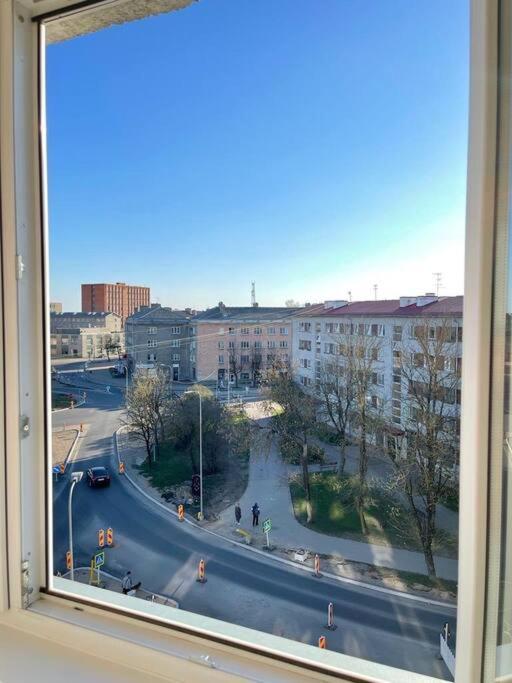New Apartment With A View In The Town Center Narva Bagian luar foto