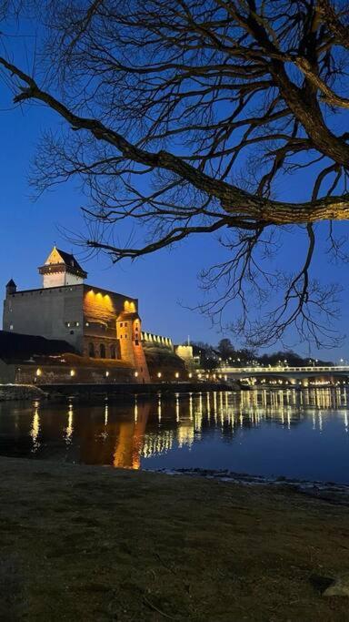 New Apartment With A View In The Town Center Narva Bagian luar foto