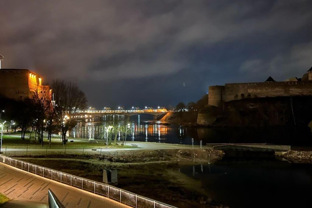 New Apartment With A View In The Town Center Narva Bagian luar foto