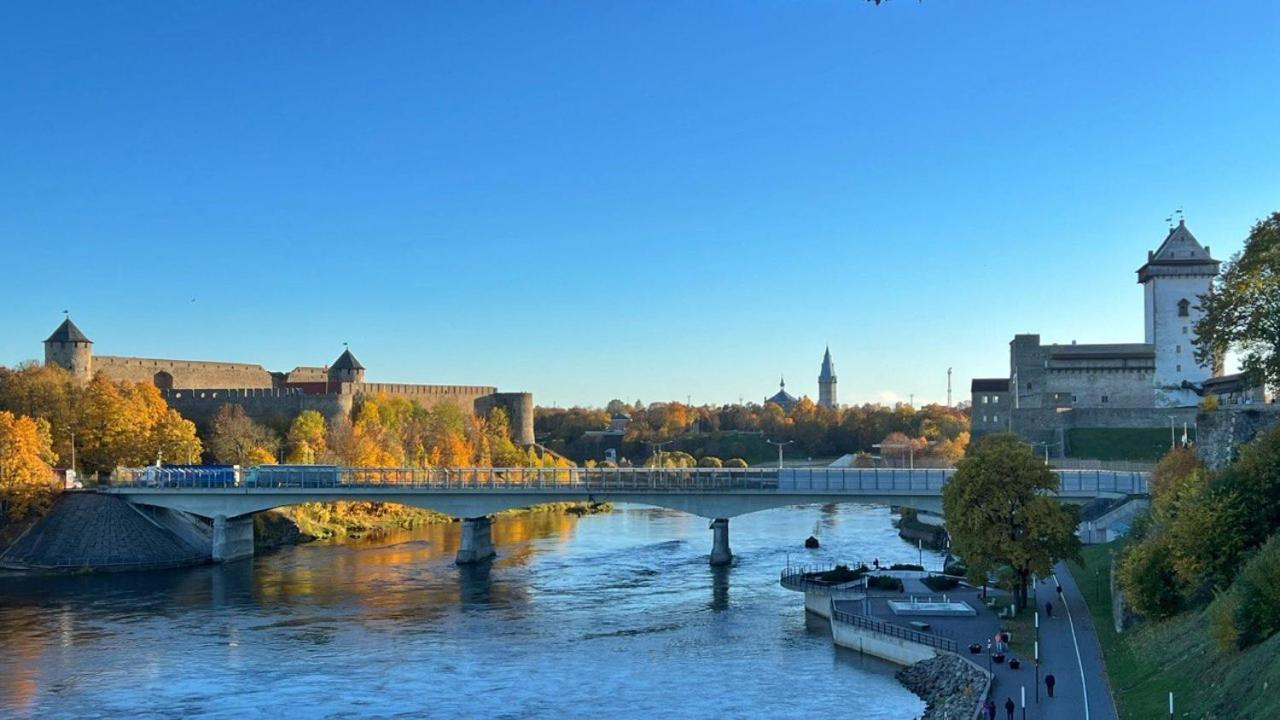 New Apartment With A View In The Town Center Narva Bagian luar foto