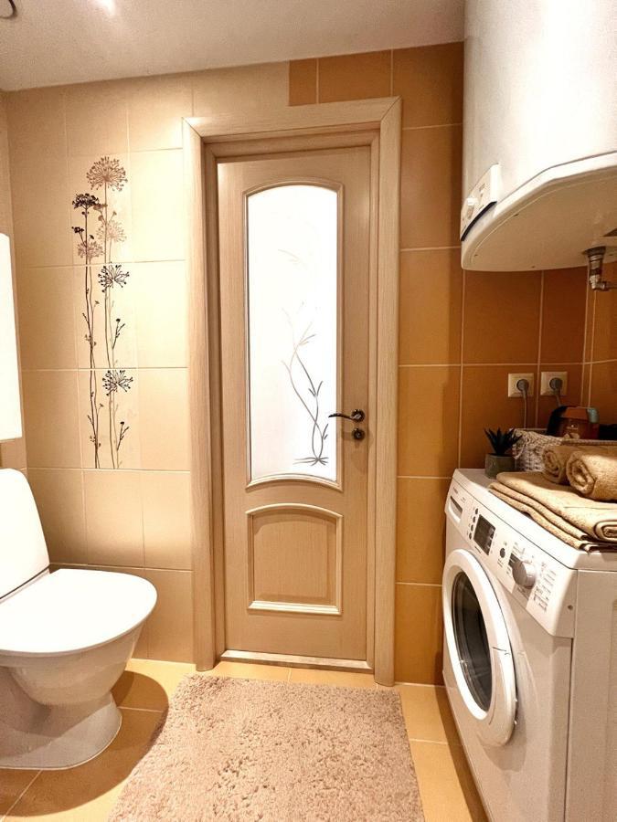 New Apartment With A View In The Town Center Narva Bagian luar foto